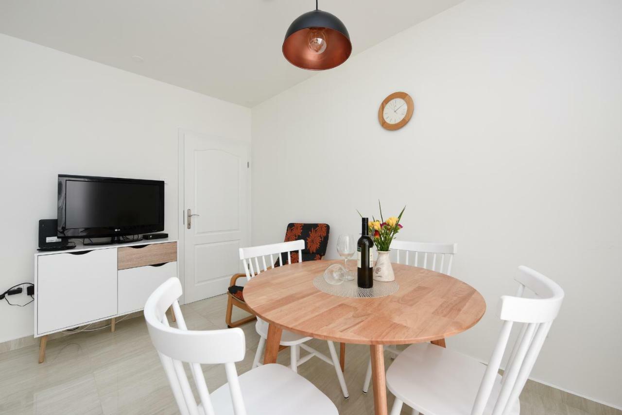July Apartment ซาดาร์ ภายนอก รูปภาพ